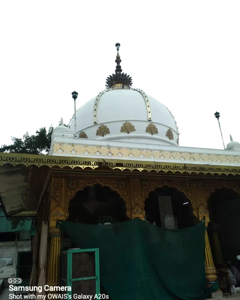 Dargah e qutbuddin bakhtiyar kaki dargah