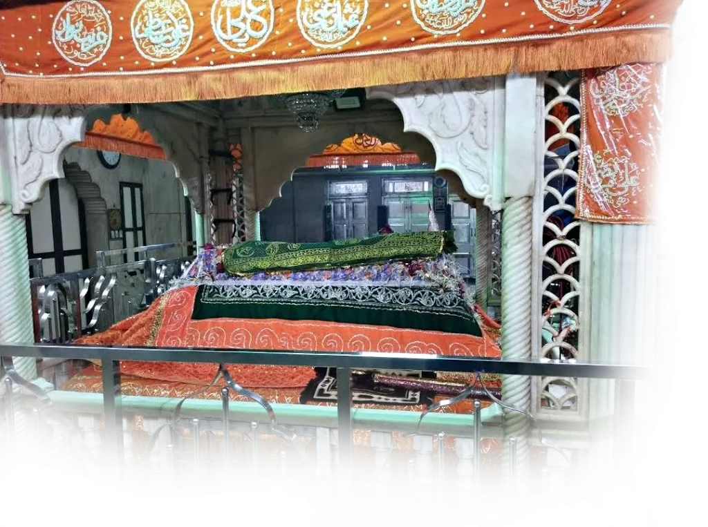 Grave Haji Abdul Rehman Shah Baba Dargah