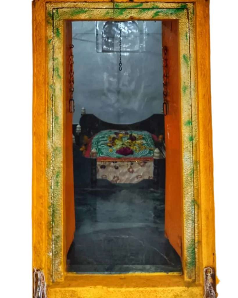 Gate of the dargah sharif of shah jalaluddin bhandari