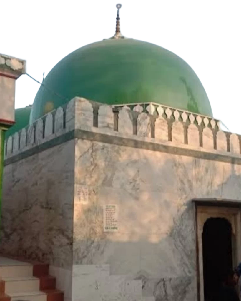 Side view Dargah png of makhdoom shah safi