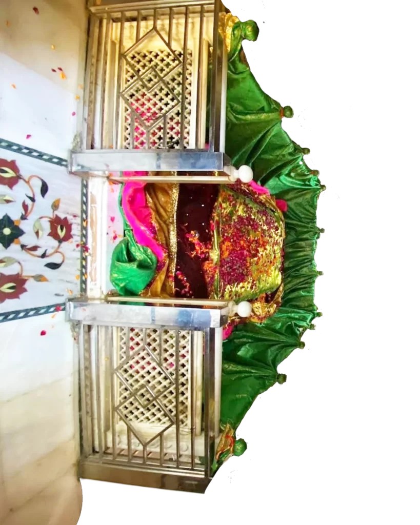 front view of dargah e khwaja Nasiruddin Chiragh Dehlavi